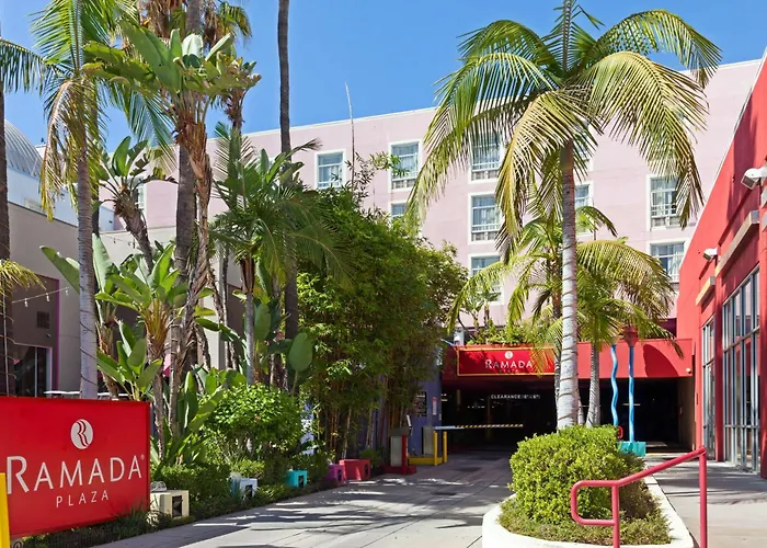 Ramada Plaza By Wyndham West Hollywood & Suites